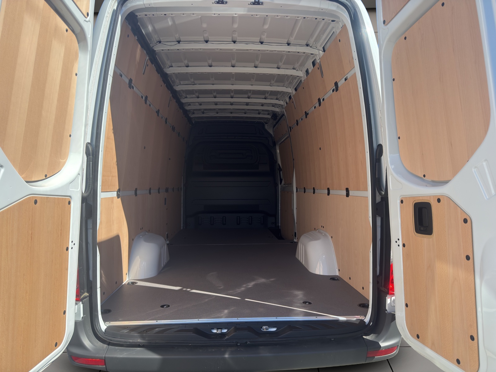 MERCEDES-BENZ Sprinter 317 CDI Lang 9G-TRONIC-image-4