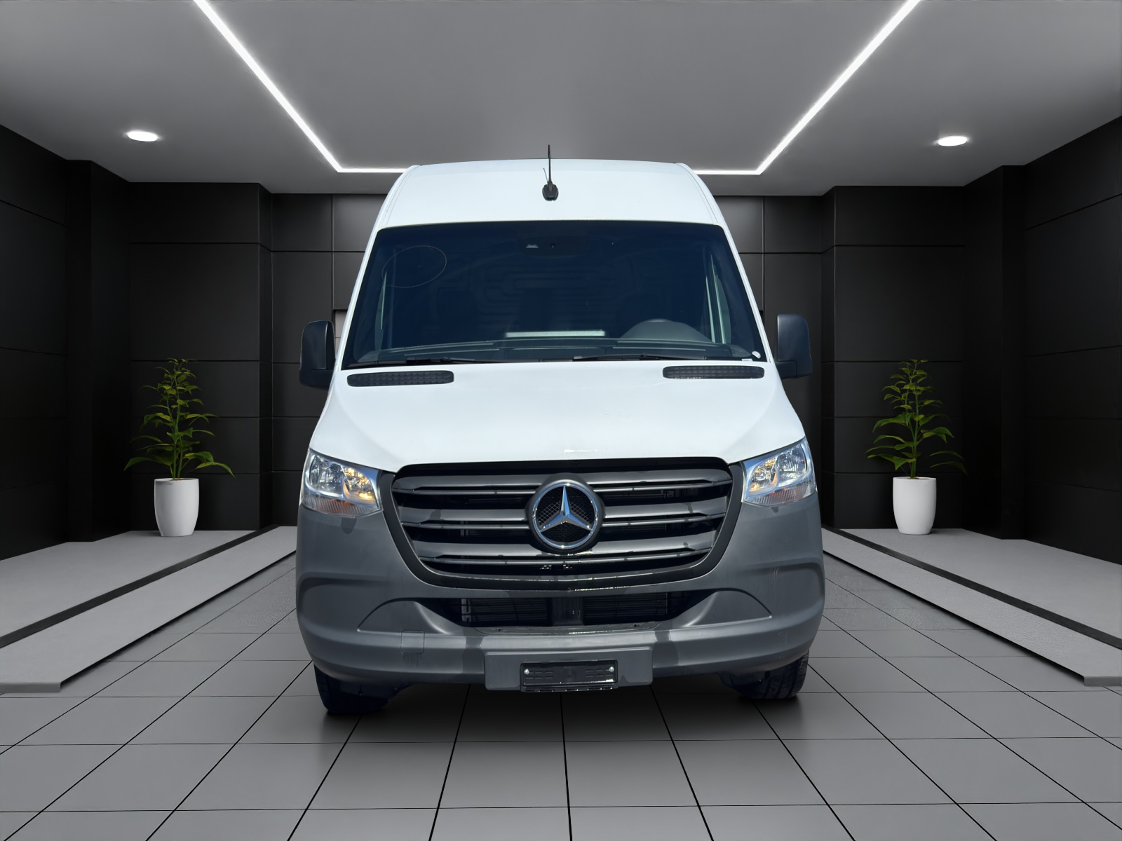 MERCEDES-BENZ Sprinter 317 CDI Lang 9G-TRONIC-showroom-element-1