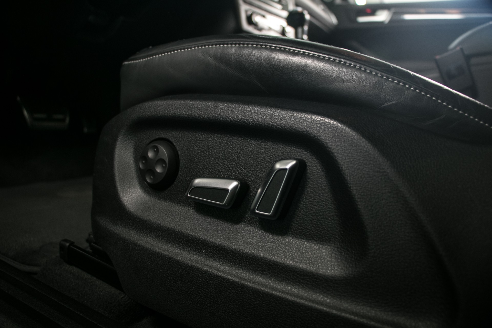 AUDI SQ5 3.0 TDI quattro tiptronic-image-13