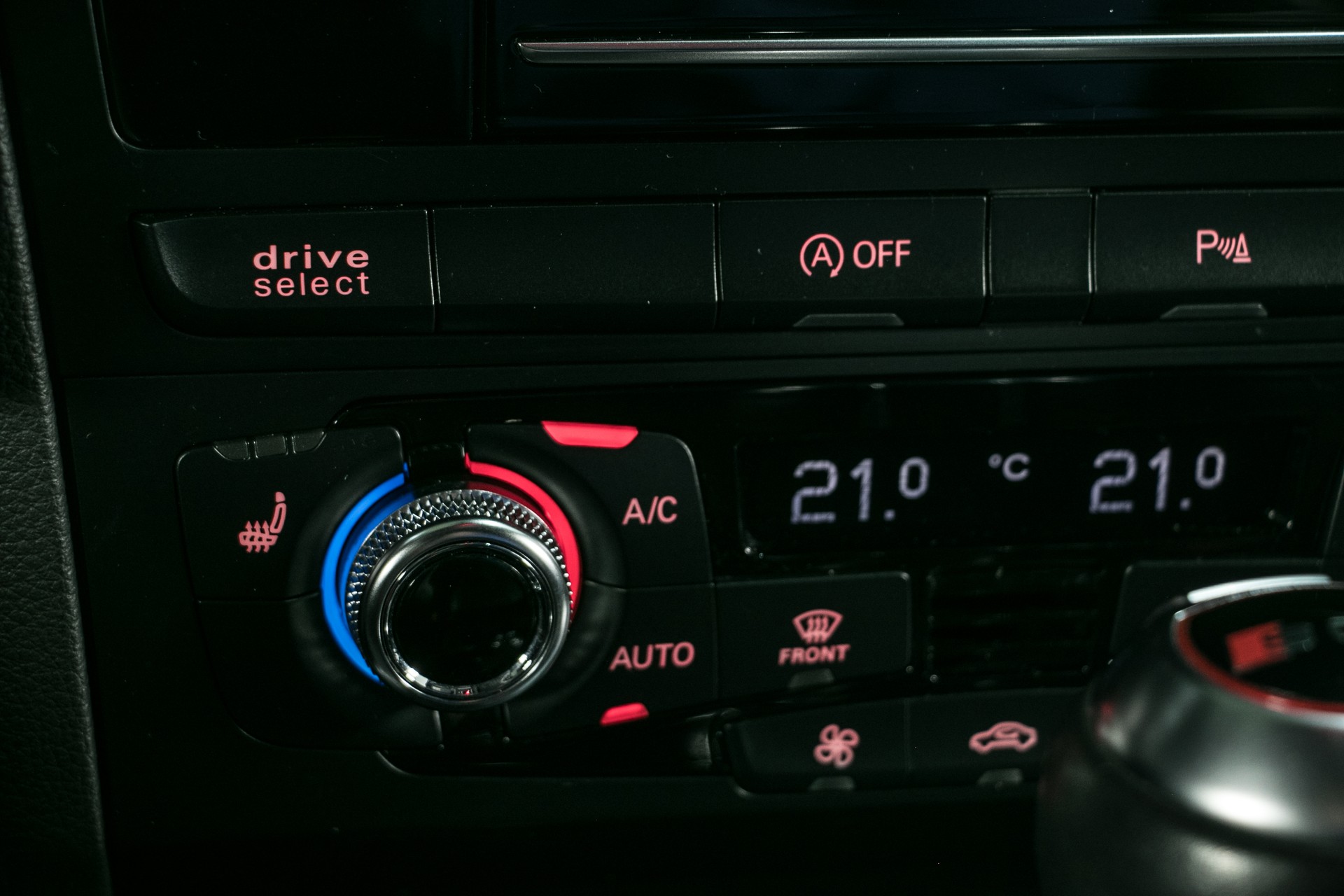 AUDI SQ5 3.0 TDI quattro tiptronic-image-10