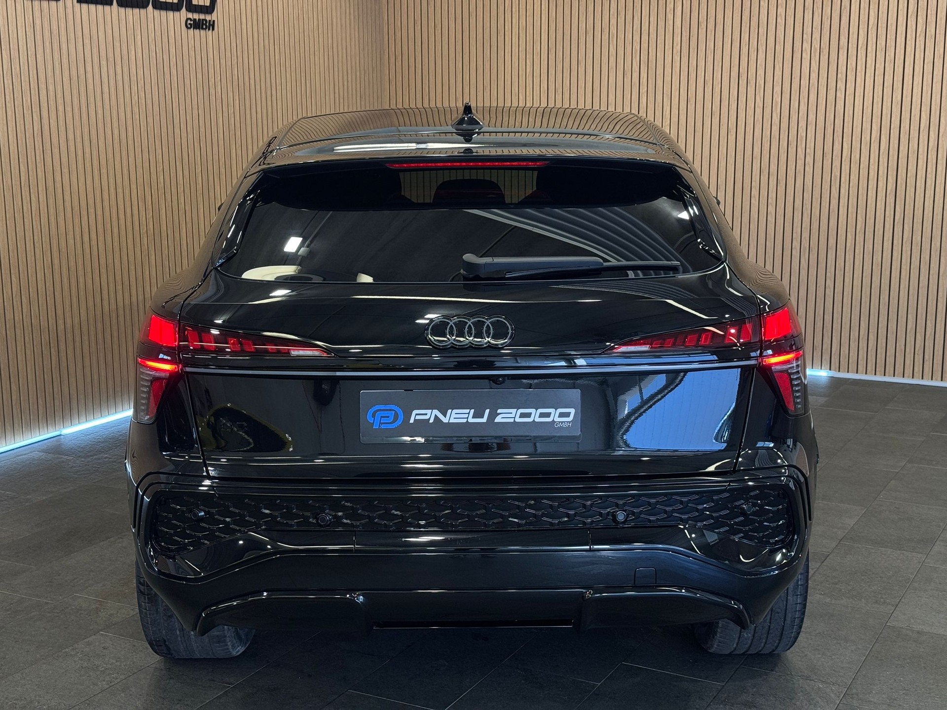 AUDI Q3 Sportback e-hybrid 200 kW S tronig S-Line-image-5