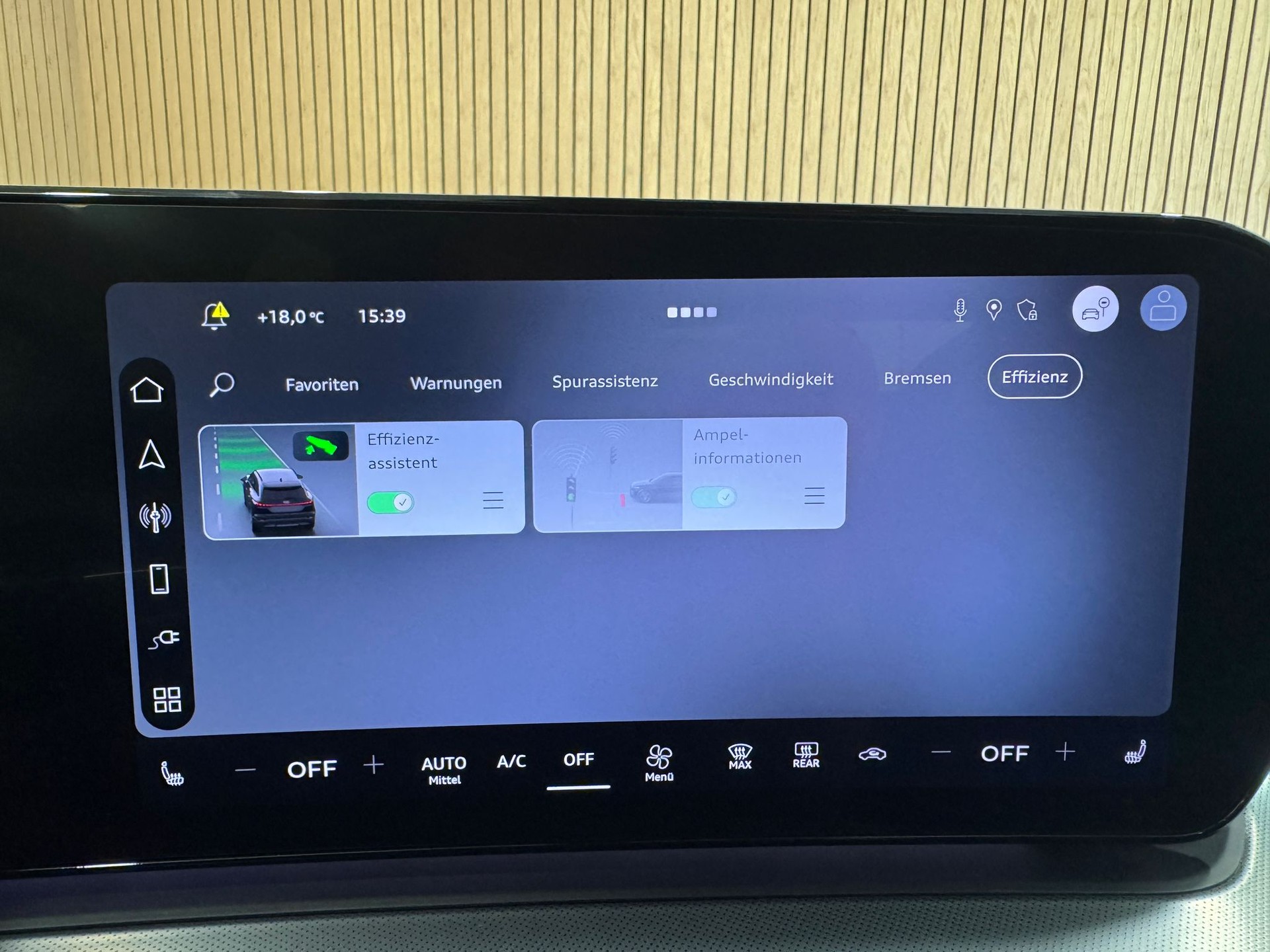 AUDI Q3 Sportback e-hybrid 200 kW S tronig S-Line-image-28