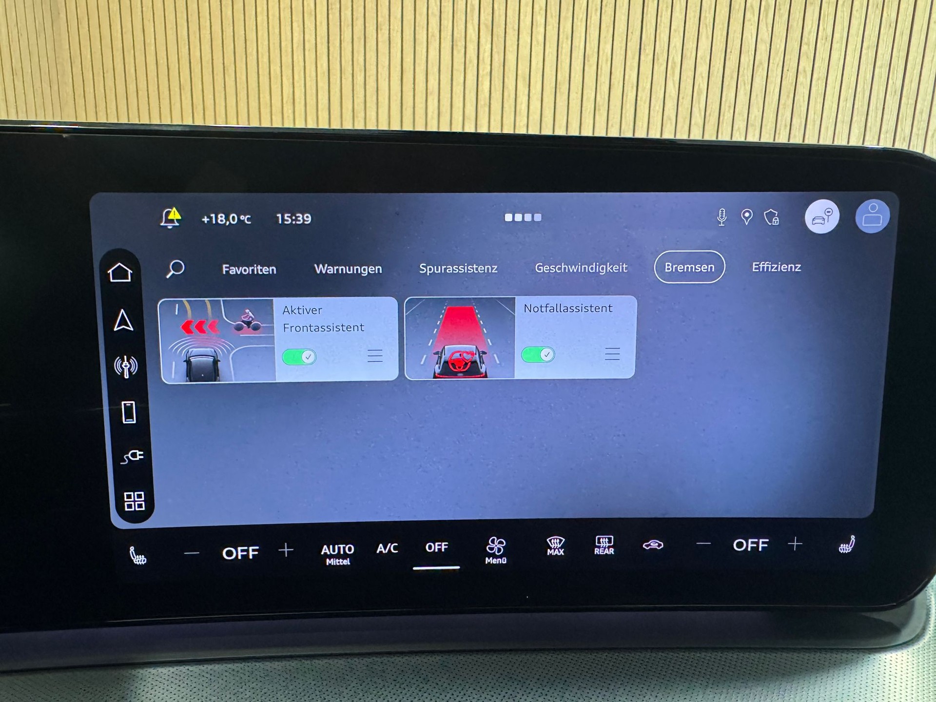 AUDI Q3 Sportback e-hybrid 200 kW S tronig S-Line-image-26
