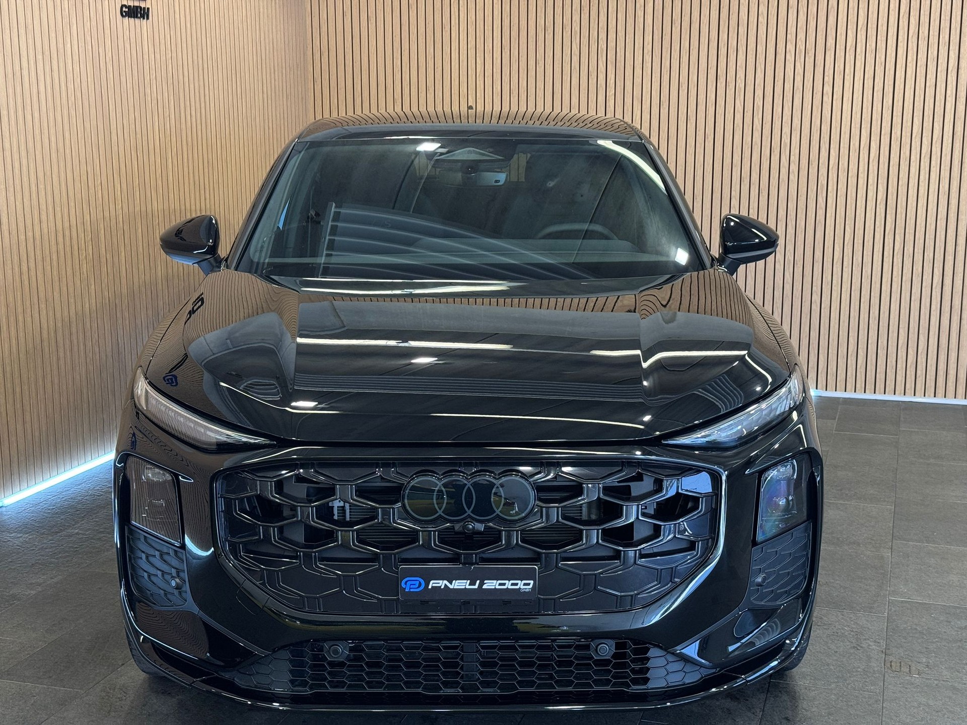 AUDI Q3 Sportback e-hybrid 200 kW S tronig S-Line-showroom-element-1