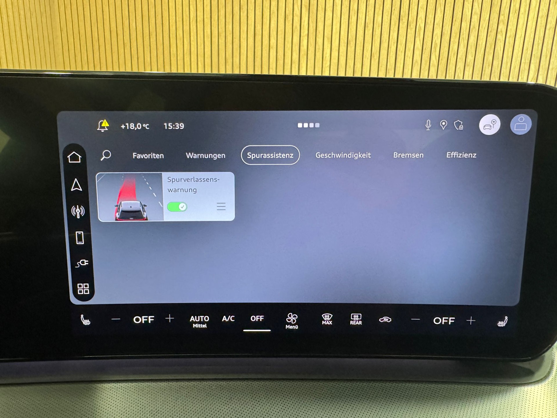 AUDI Q3 Sportback e-hybrid 200 kW S tronig S-Line-image-27