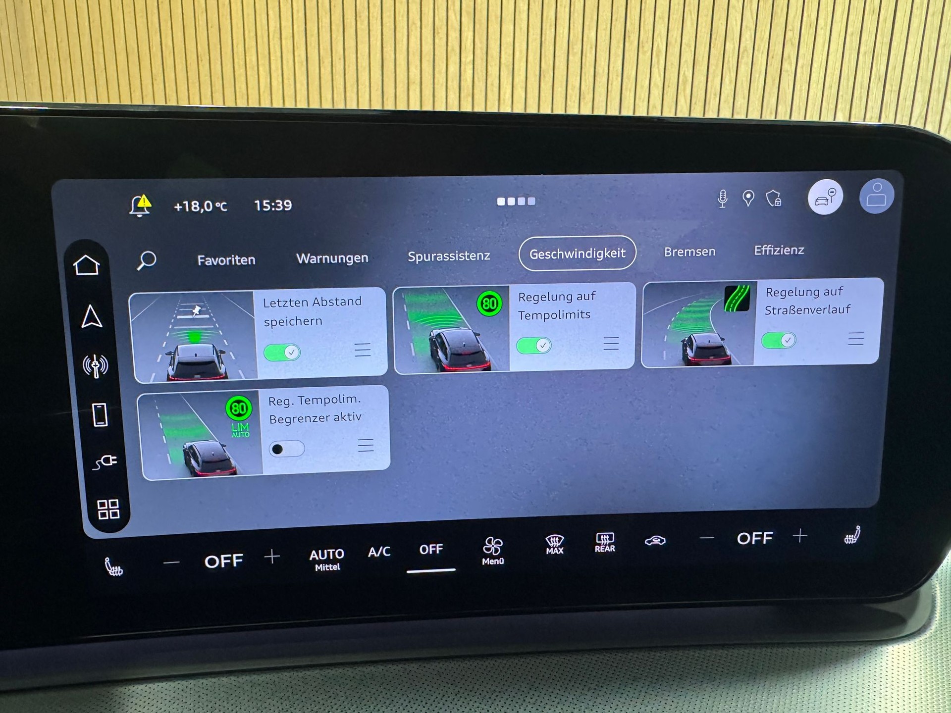 AUDI Q3 Sportback e-hybrid 200 kW S tronig S-Line-image-25