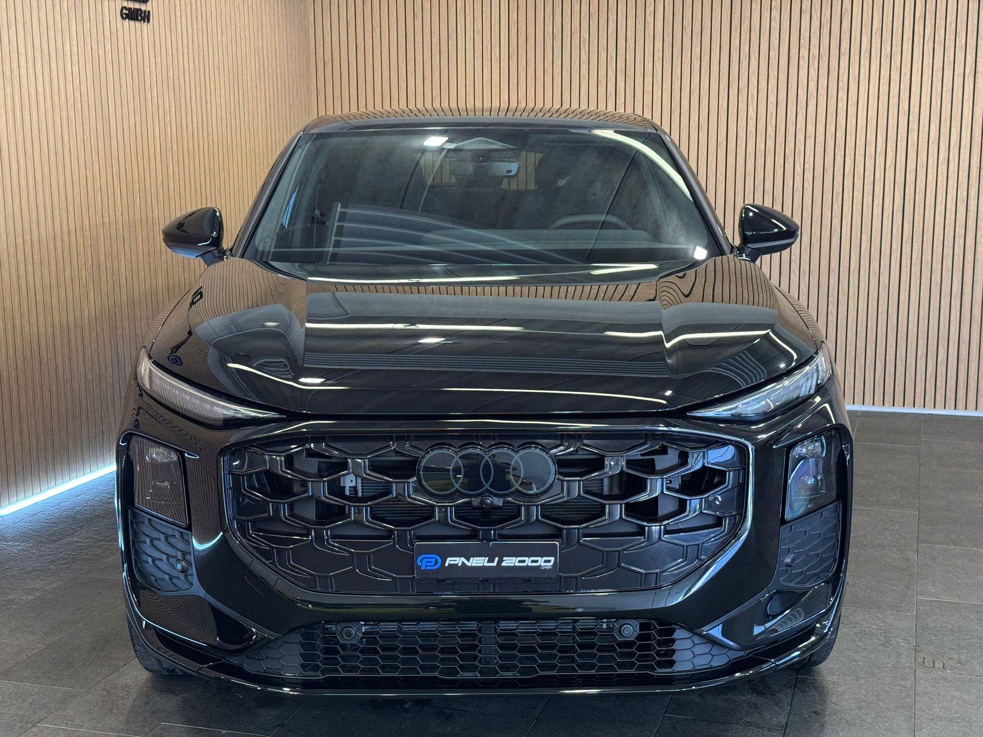 AUDI Q3 Sportback e-hybrid 200 kW S tronig S-Line-showroom-element-2
