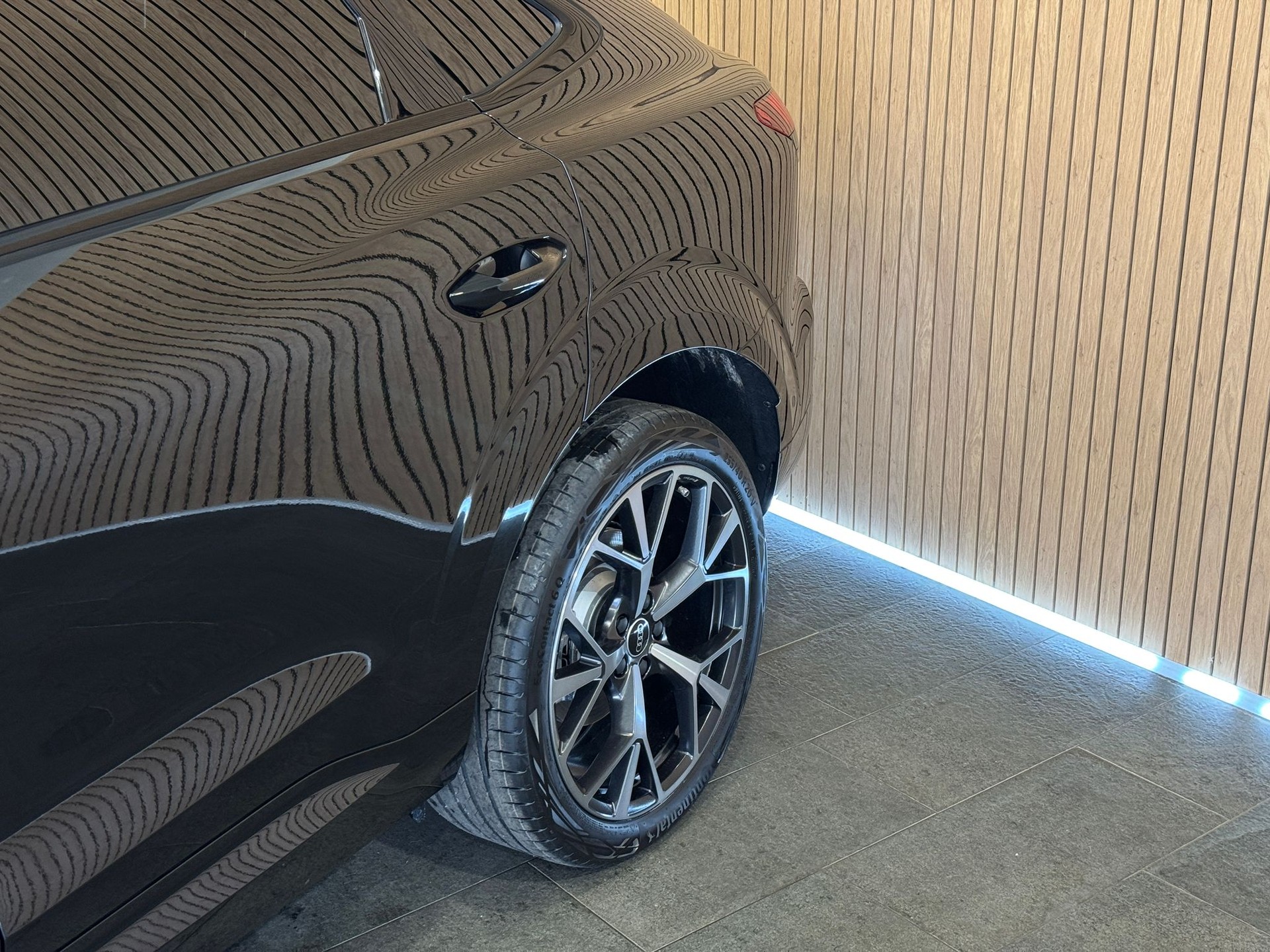 AUDI Q3 Sportback e-hybrid 200 kW S tronig S-Line-image-8