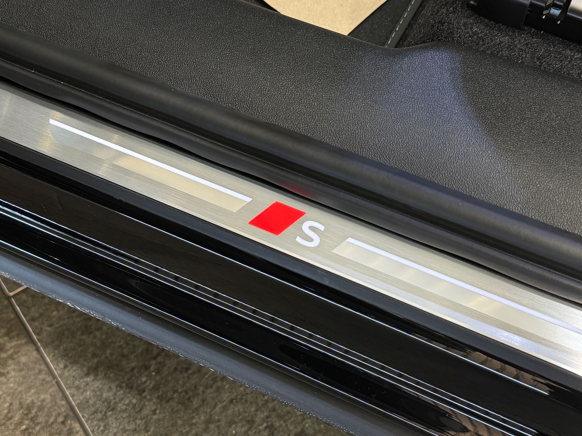 AUDI Q3 Sportback e-hybrid 200 kW S tronig S-Line-image-9