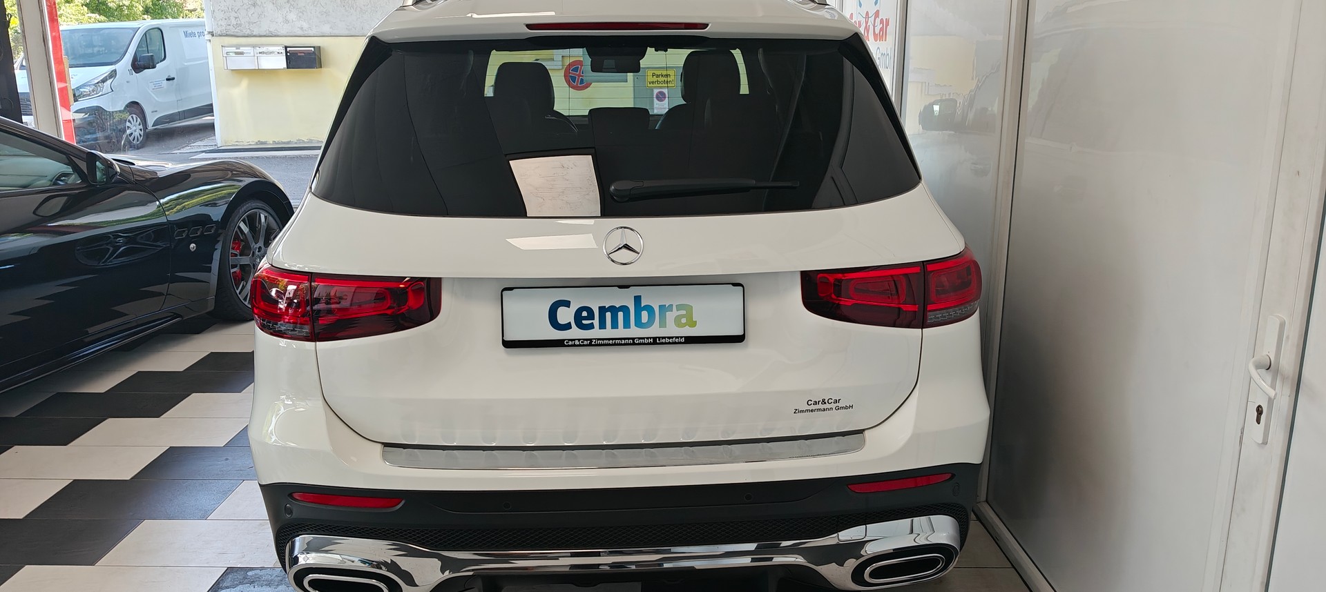MERCEDES-BENZ GLB 200 AMG Line 7G-Tronic-image-6