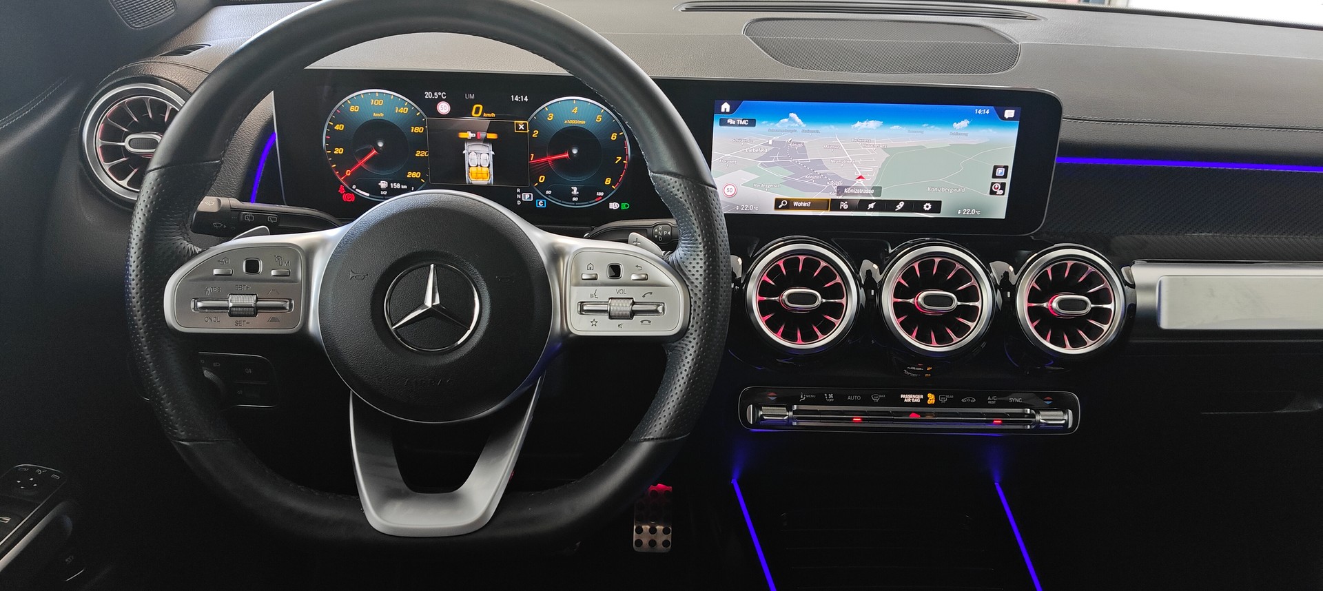 MERCEDES-BENZ GLB 200 AMG Line 7G-Tronic-image-8