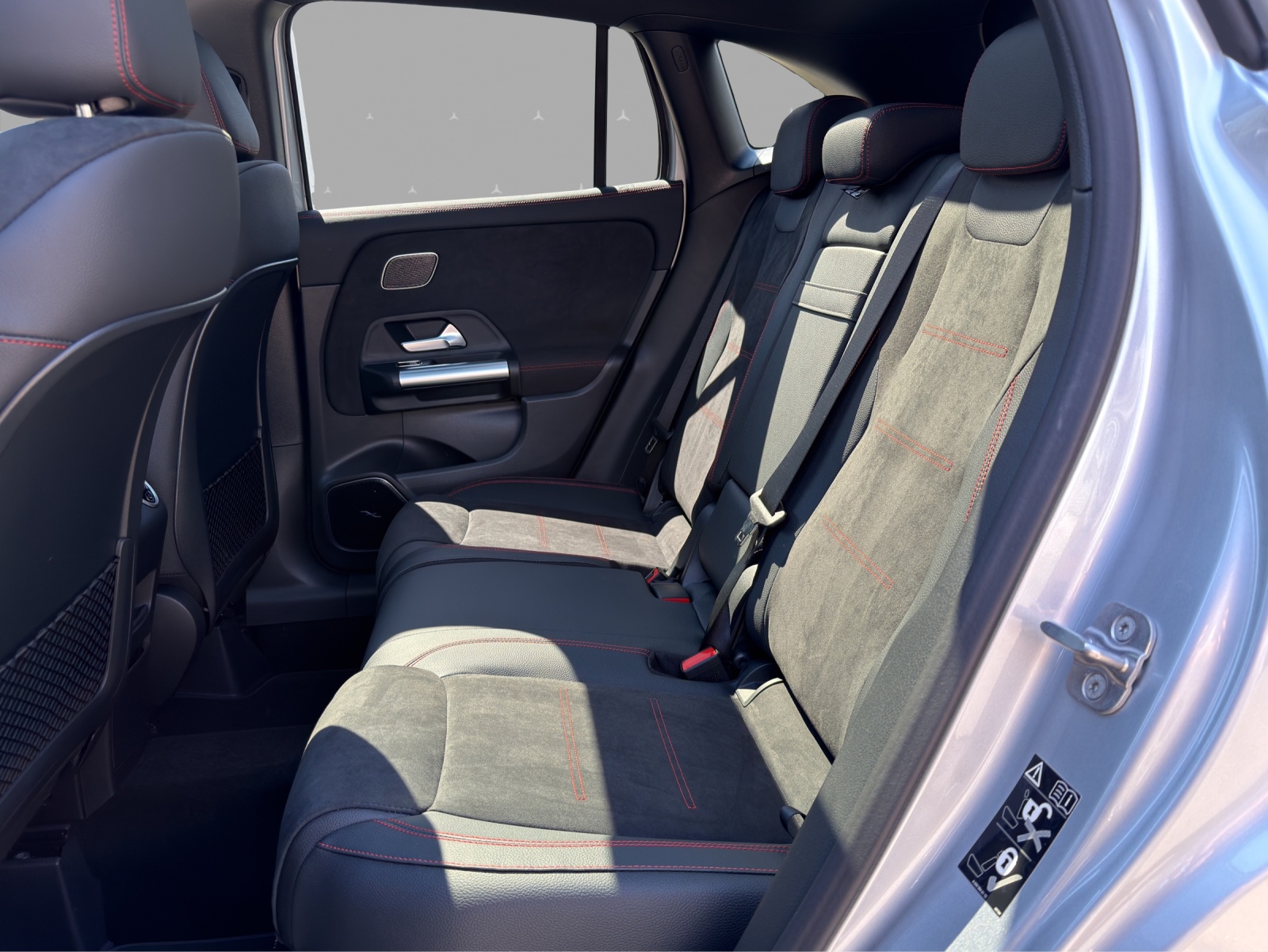 MERCEDES-BENZ GLA 220d 4Matic 8G-DCTSwiss Star-image-12