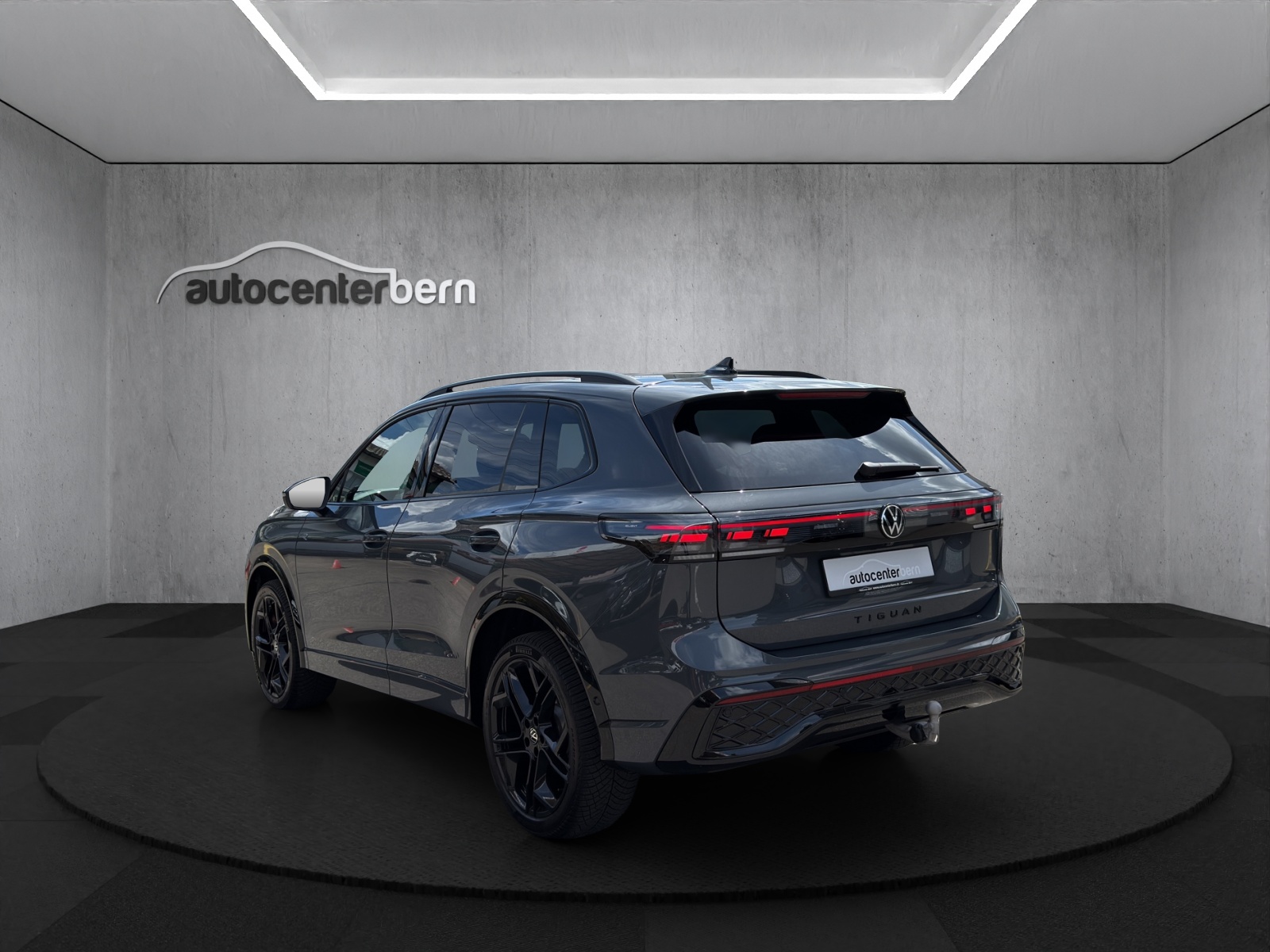 VW Tiguan 2.0 TDI SCR R-Line 4Motion DSG-image-4