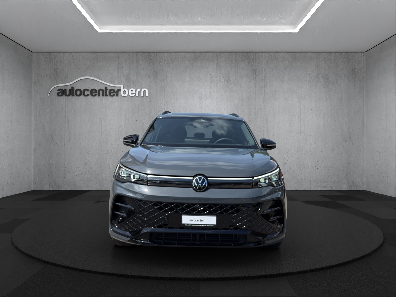 VW Tiguan 2.0 TDI SCR R-Line 4Motion DSG-image-1