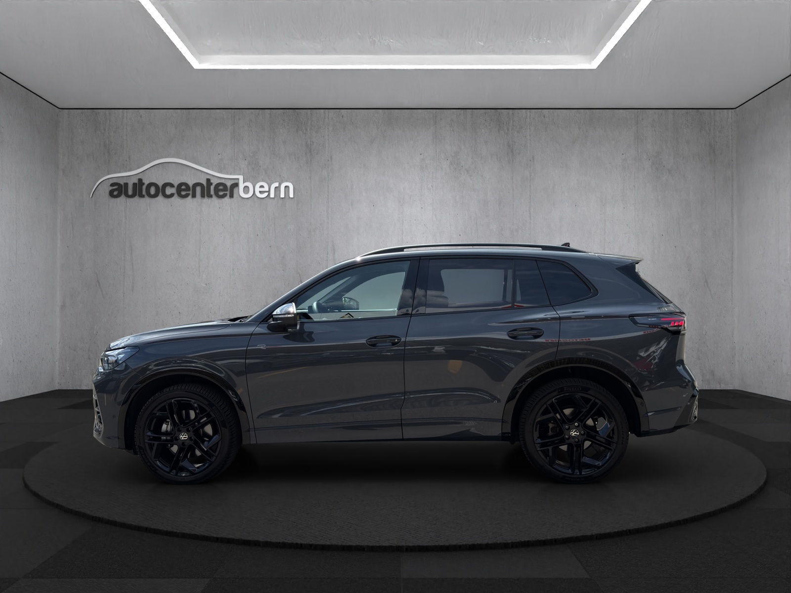 VW Tiguan 2.0 TDI SCR R-Line 4Motion DSG-image-3