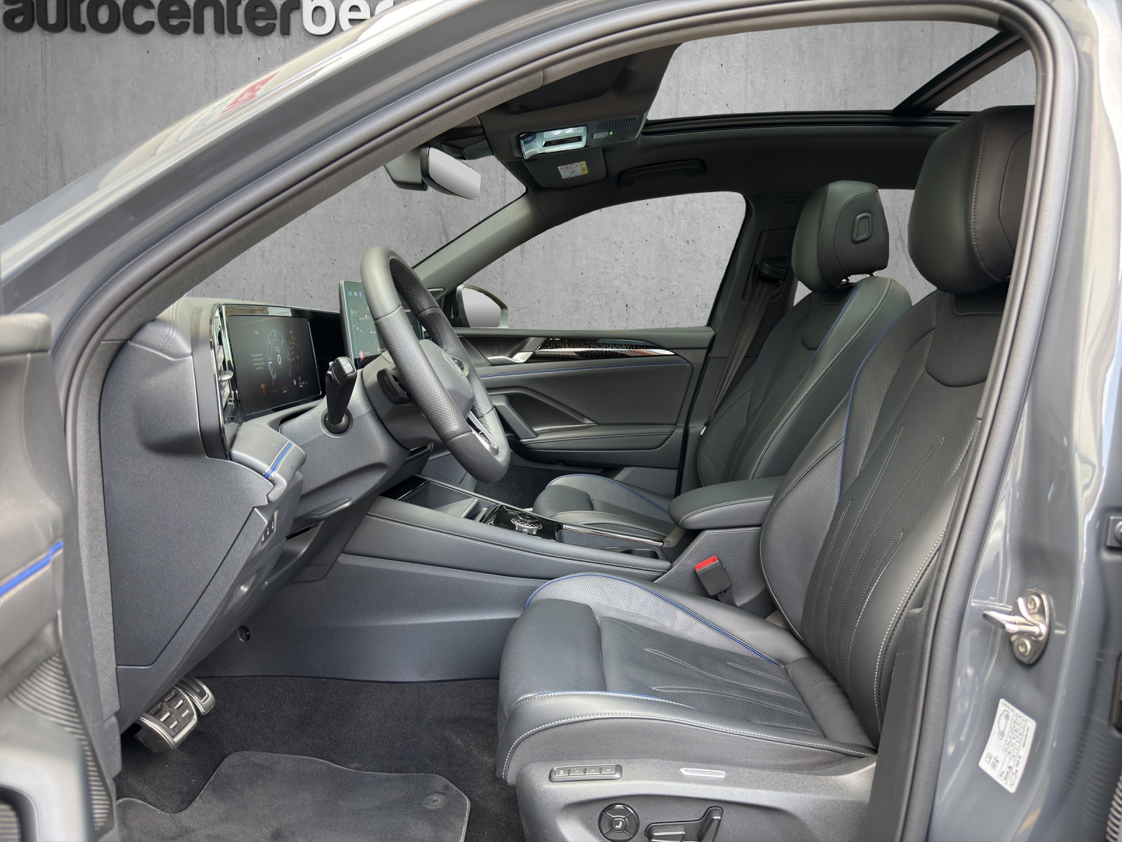 VW Tiguan 2.0 TDI SCR R-Line 4Motion DSG-image-8
