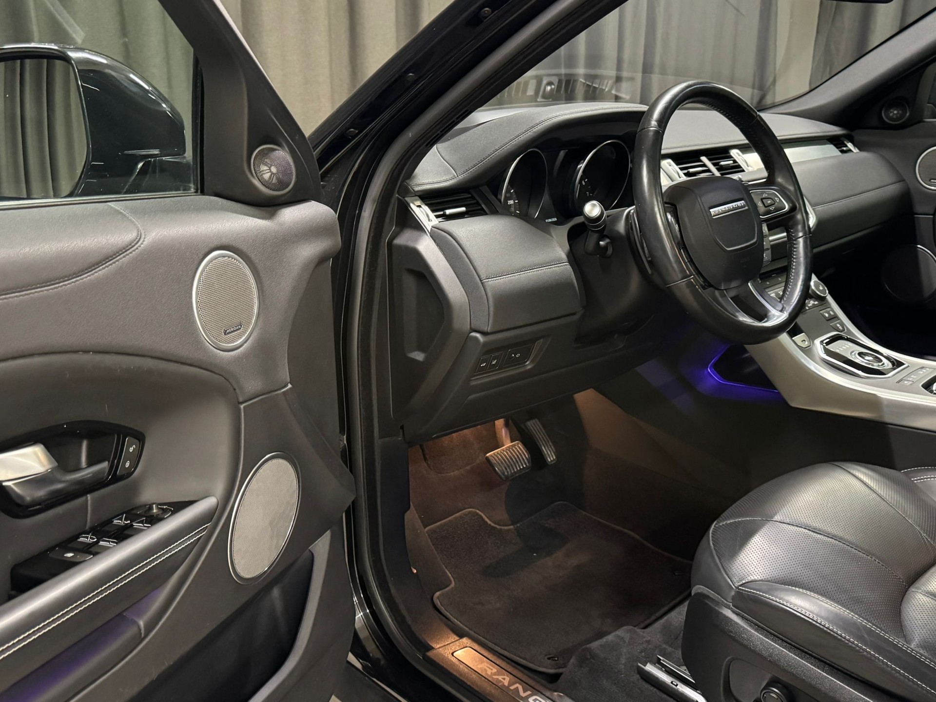 LAND ROVER Range Rover Evoque 2.0 Si4 SE Advantage AT9-image-13
