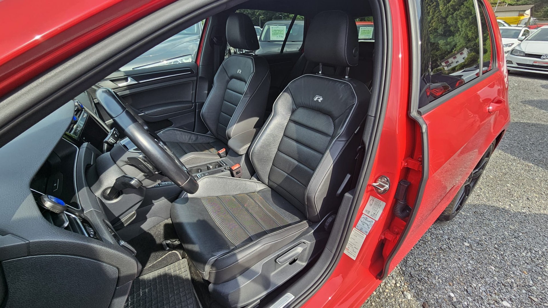 VW Golf 2.0 TSI R 4Motion DSG-image-7