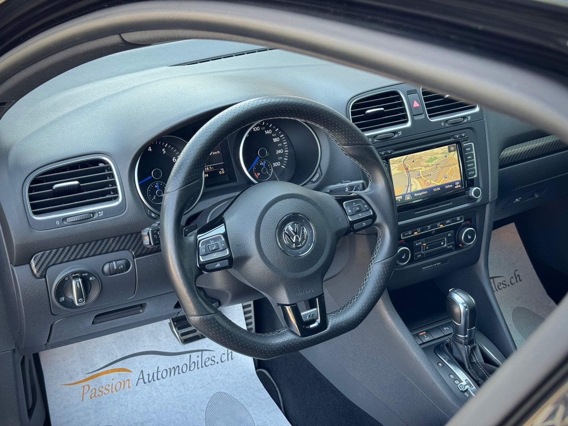 VW Golf 2.0 TSI R 4Motion DSG - Véhicule Suisse (CH)-image-7