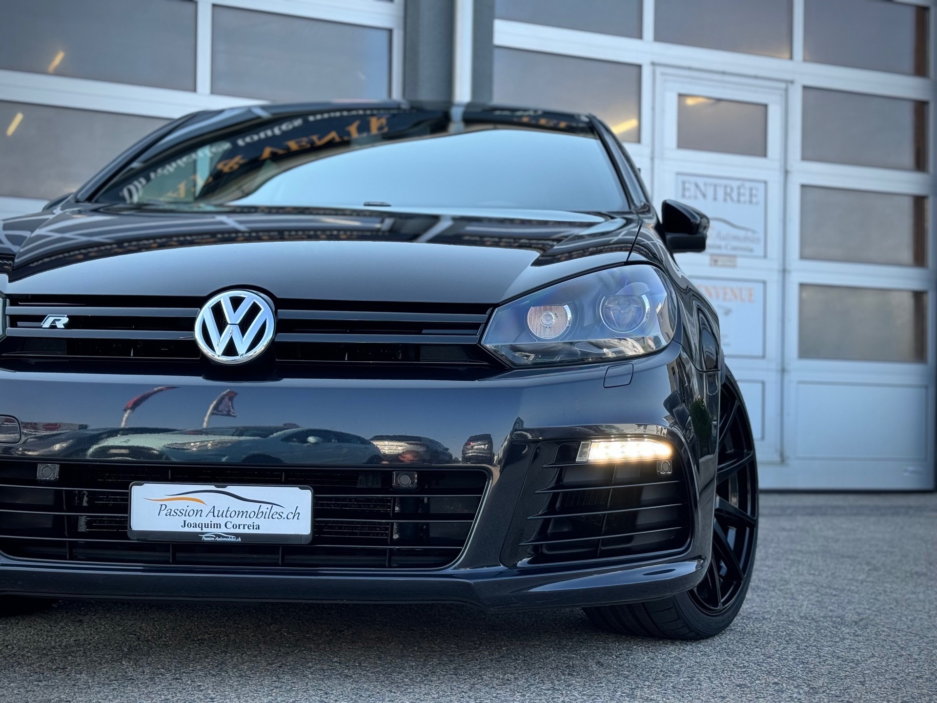 VW Golf 2.0 TSI R 4Motion DSG - Véhicule Suisse (CH)-image-2