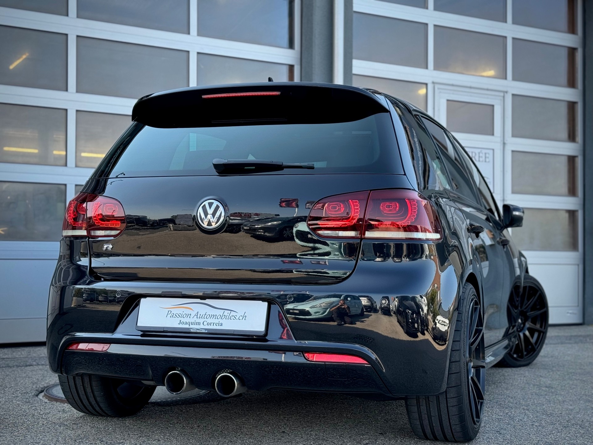 VW Golf 2.0 TSI R 4Motion DSG - Véhicule Suisse (CH)-image-1