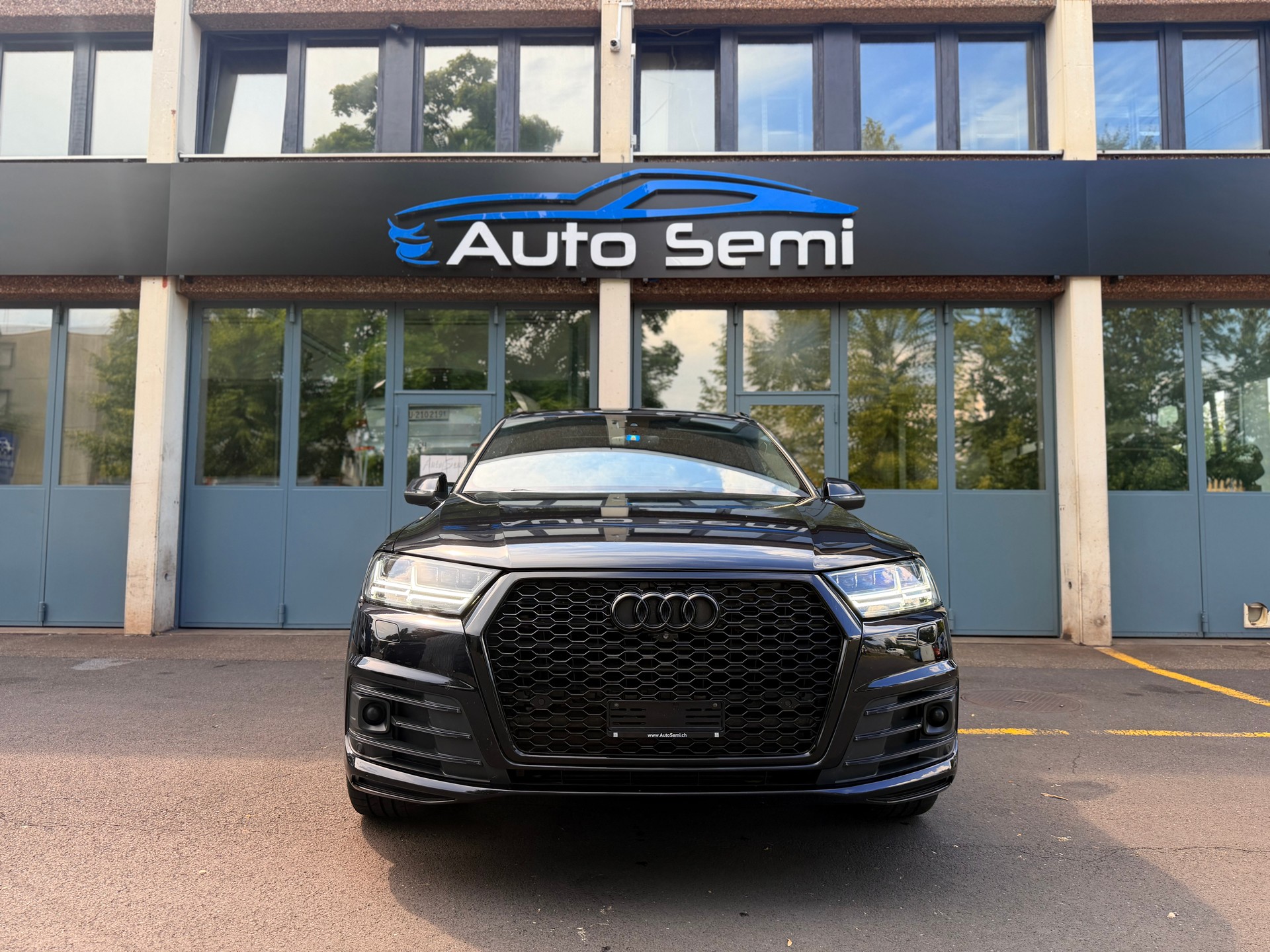 AUDI Q7 3.0 TDI quattro tiptronic-showroom-element-1