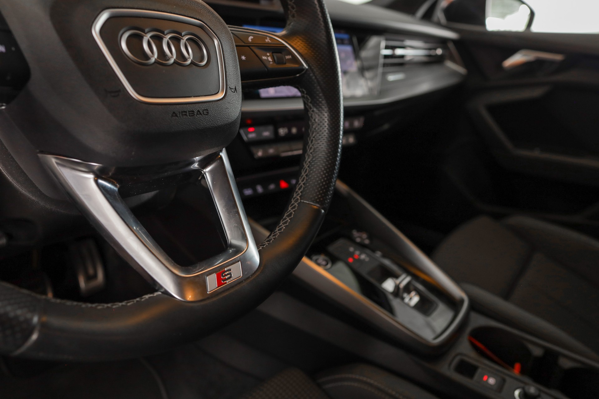 AUDI A3 Sportback 40 TFSI e Attraction S-tronic-image-9