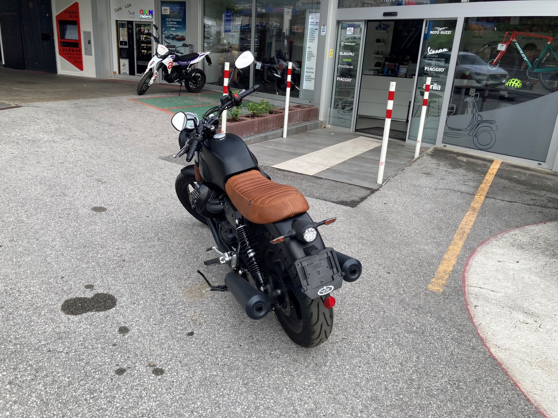 MOTO GUZZI V7 IV 850 Stone-image-7