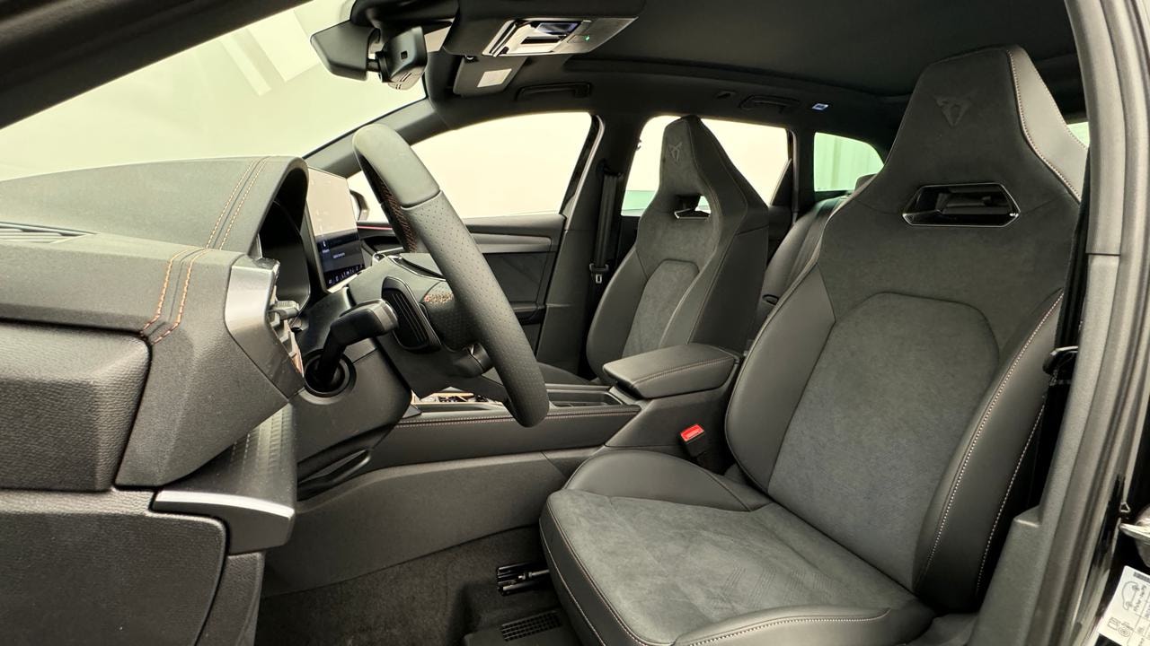 CUPRA LEON ST 2.0 TSI VZ Black Edition-image-4
