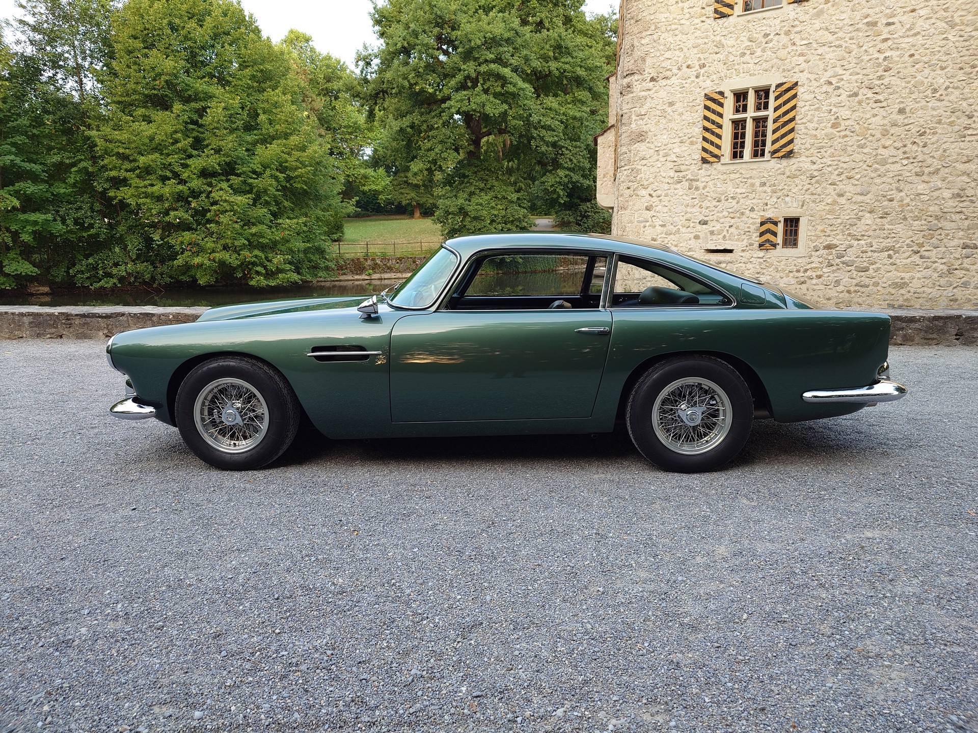 ASTON MARTIN DB4 Superleggera