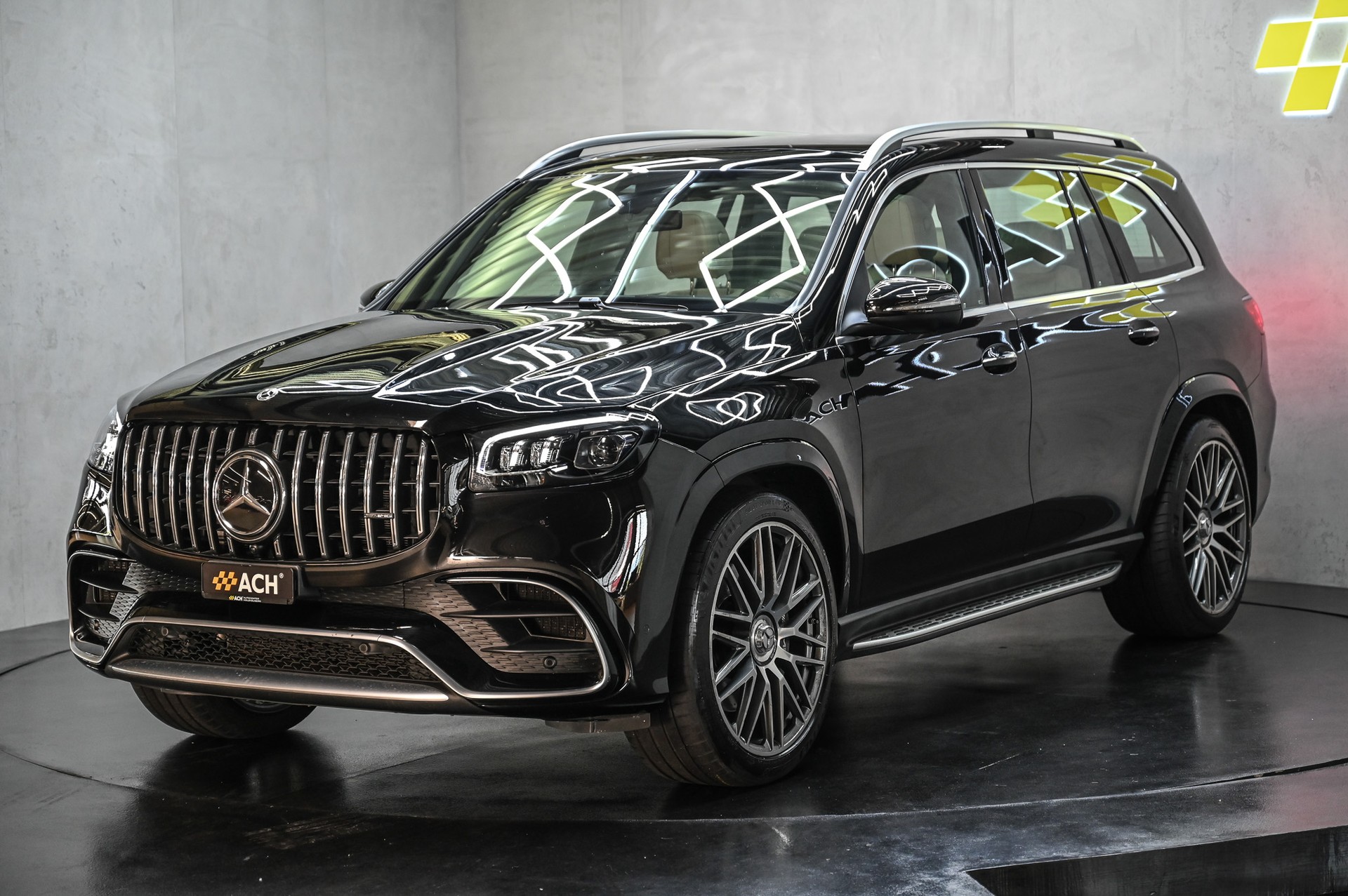 MERCEDES-BENZ GLS 63 AMG 4matic+-showroom-element-2