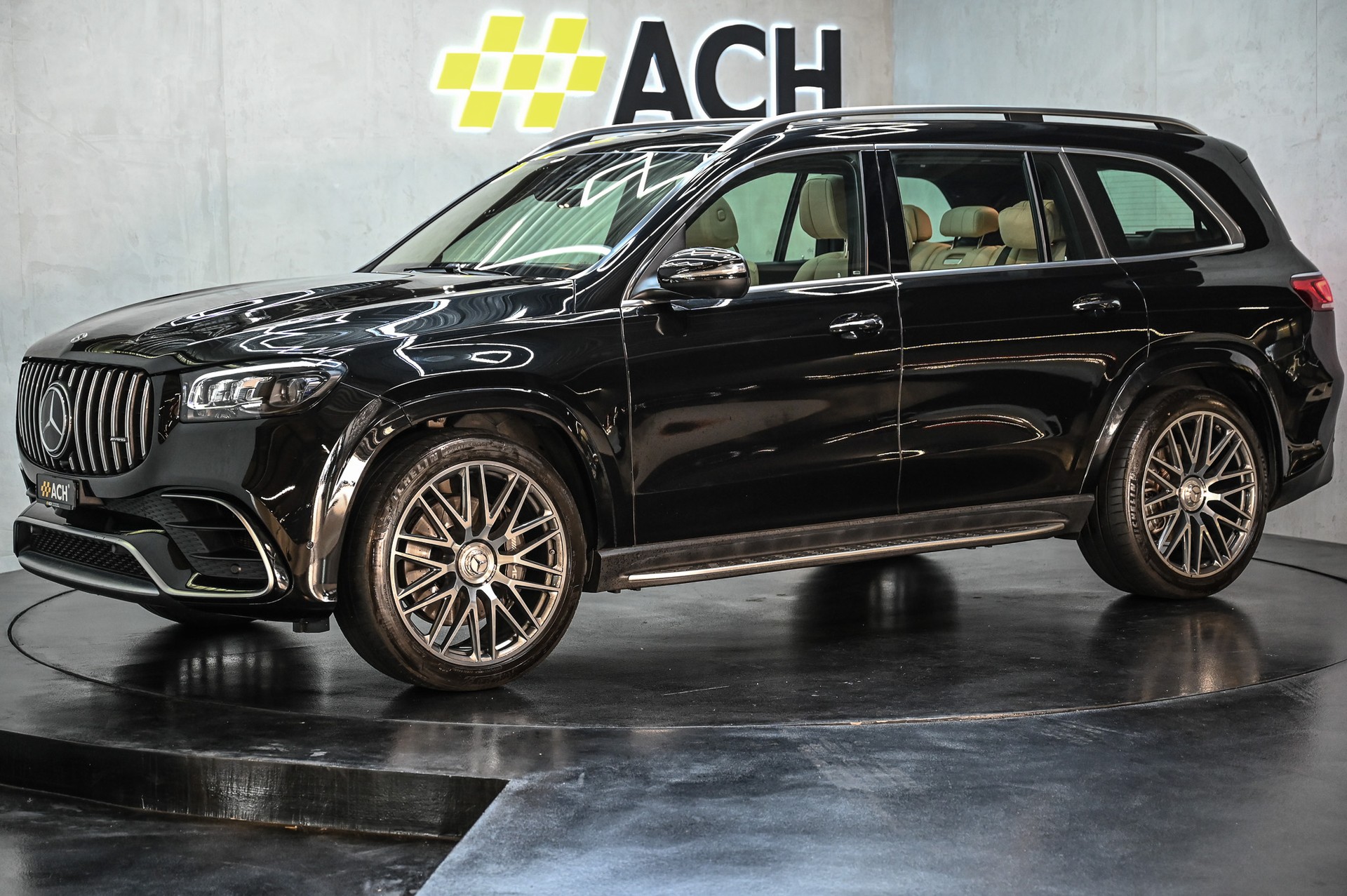 MERCEDES-BENZ GLS 63 AMG 4matic+-showroom-element-3