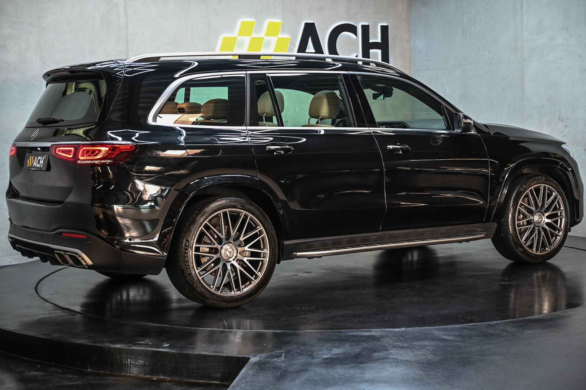 MERCEDES-BENZ GLS 63 AMG 4matic+-image-9