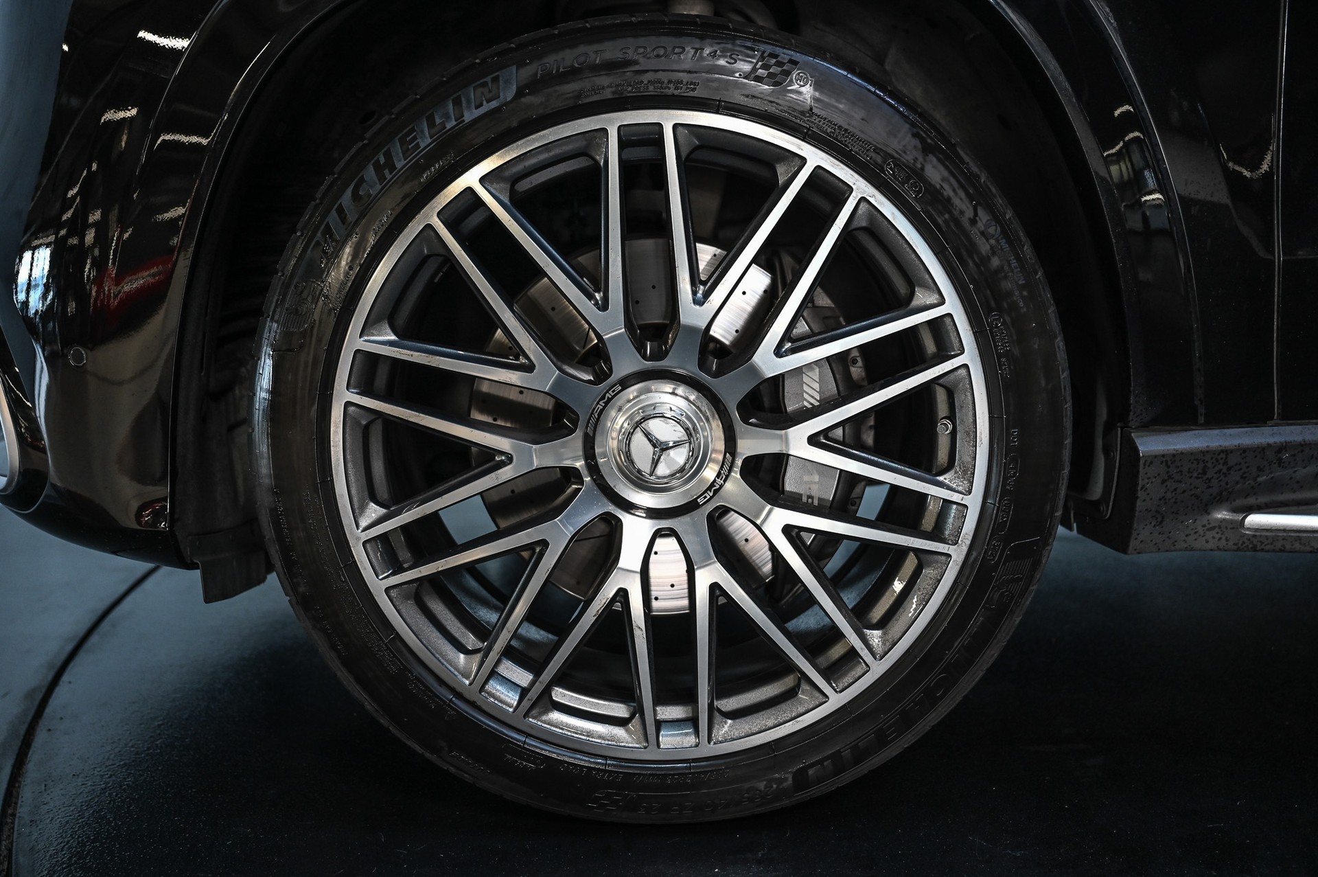 MERCEDES-BENZ GLS 63 AMG 4matic+-image-14