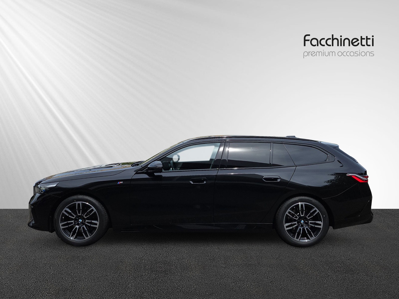 BMW 520d xDrive 48V Touring M Sport Steptronic-showroom-element-1