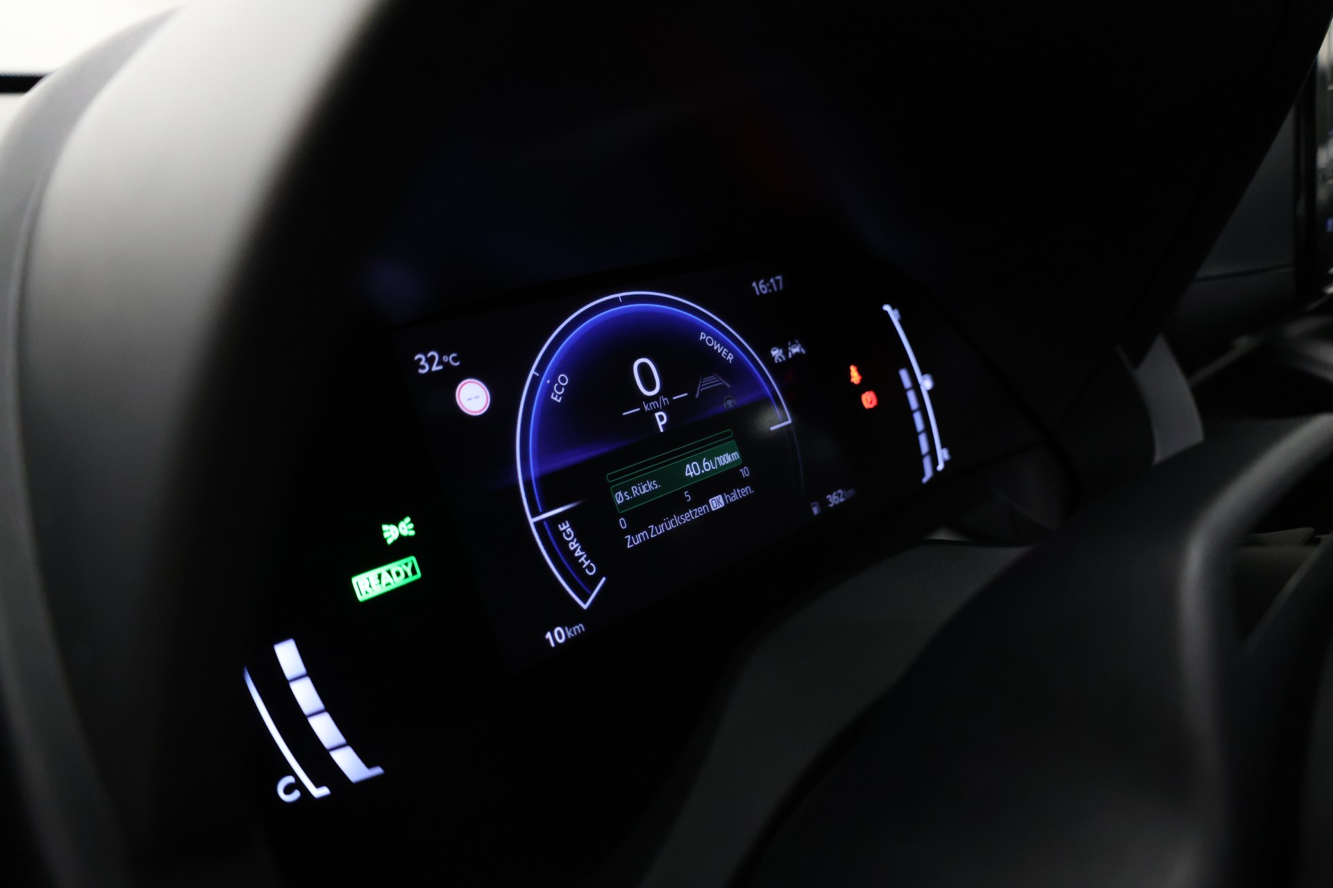 TOYOTA Yaris 1.5 VVT-i HSD Teamplayer-image-23
