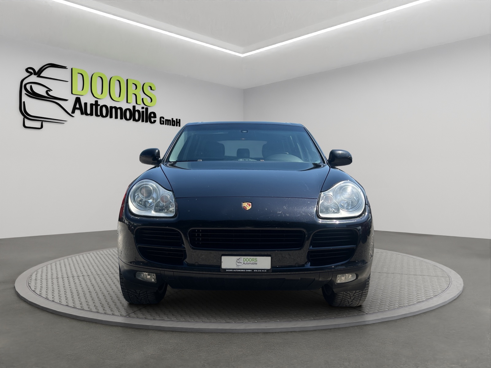 PORSCHE Cayenne S-showroom-element-1
