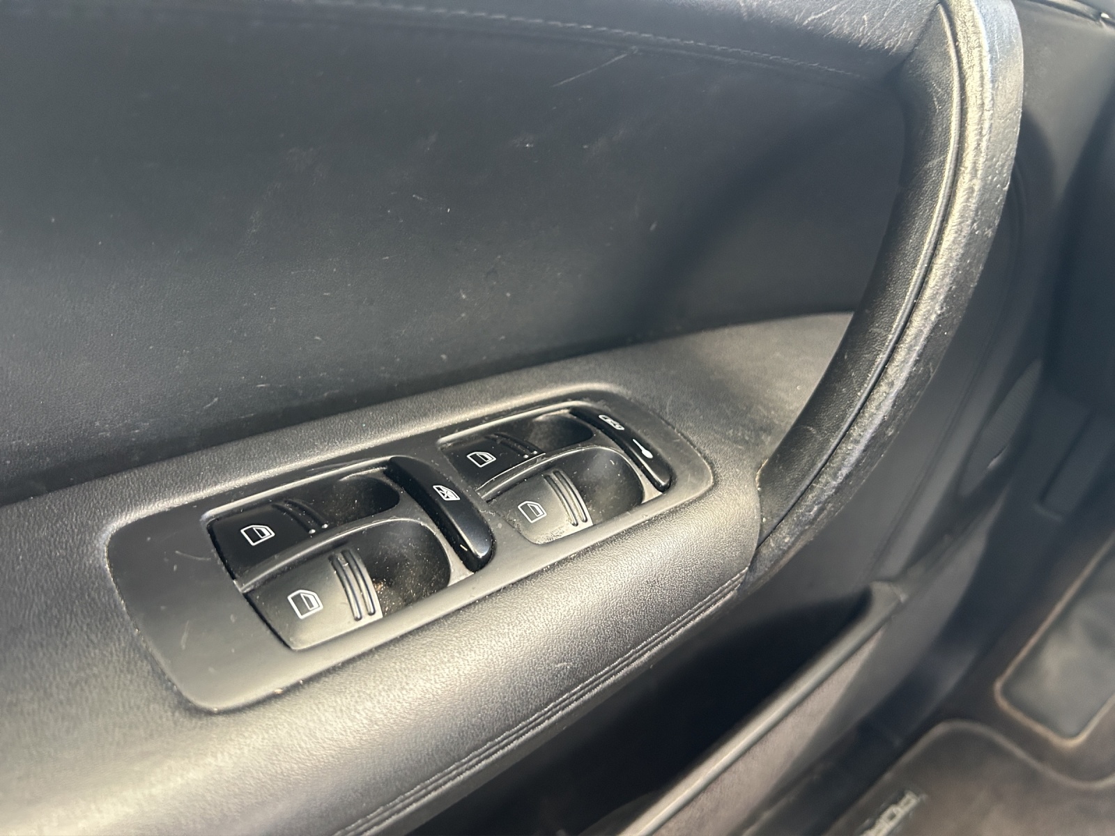 PORSCHE Cayenne S-image-17