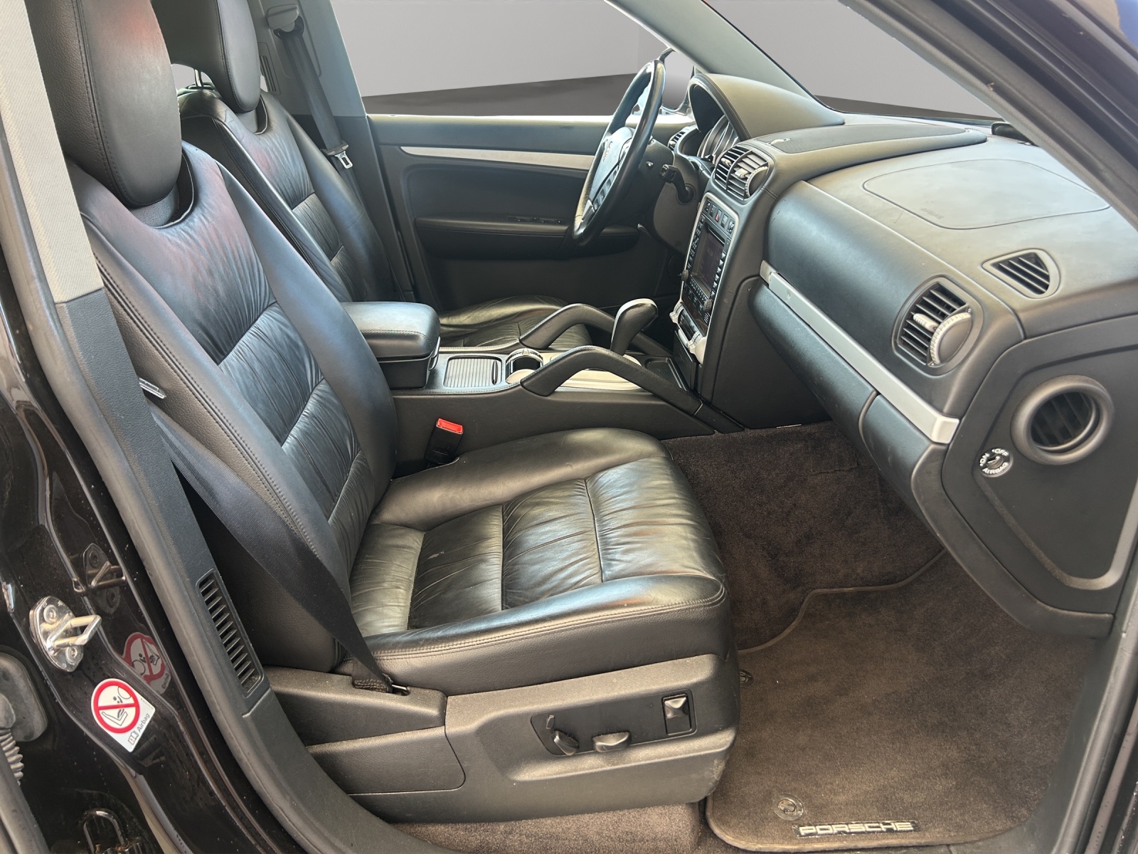 PORSCHE Cayenne S-image-11