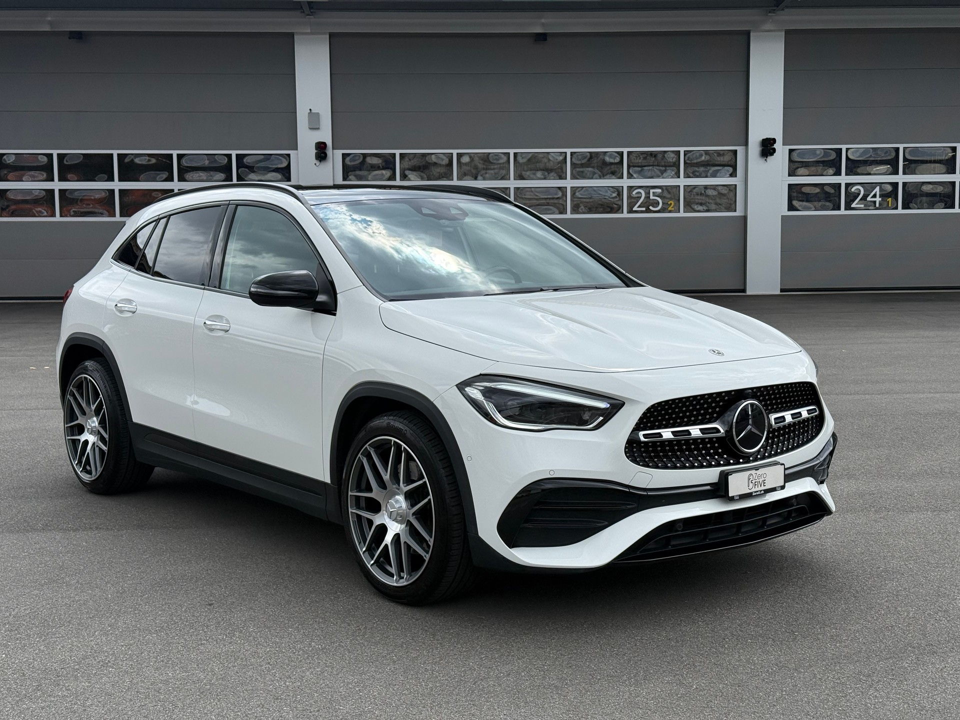 MERCEDES-BENZ GLA 250 4Matic AMG Line 8G-DCT