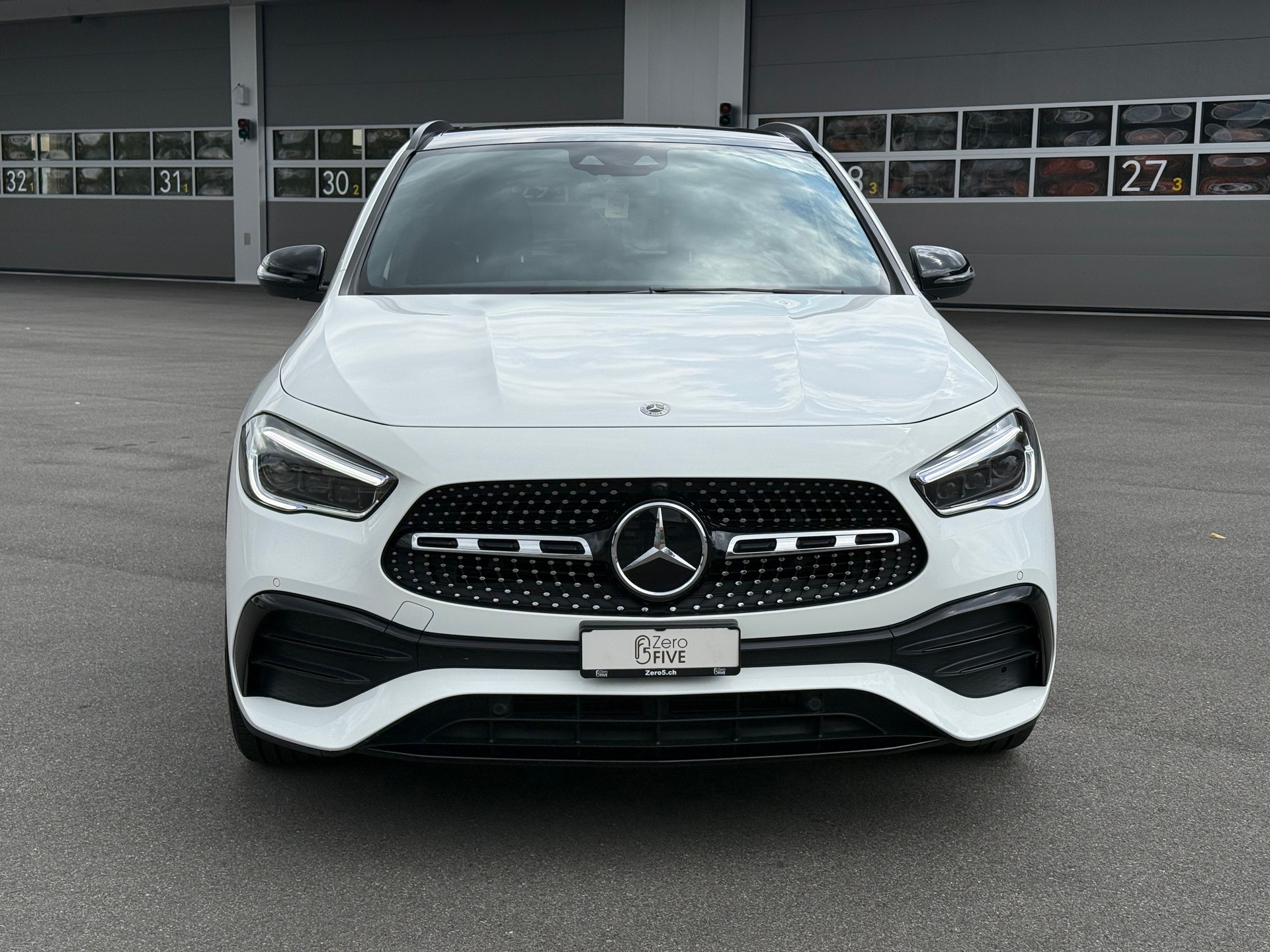 MERCEDES-BENZ GLA 250 4Matic AMG Line 8G-DCT-showroom-element-1