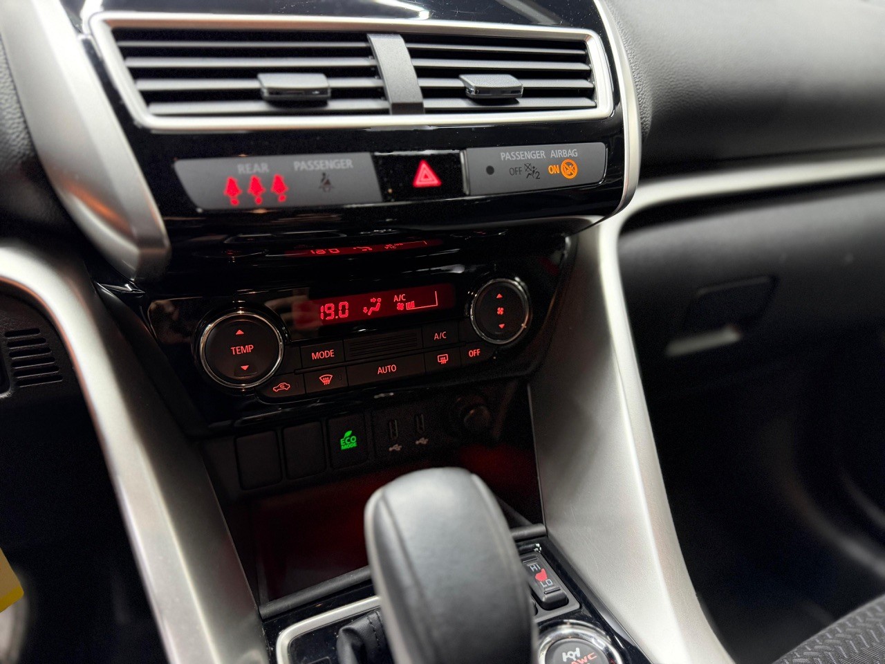 MITSUBISHI Eclipse Cross 1.5 T-Mivec Value 4WD CVT-image-13