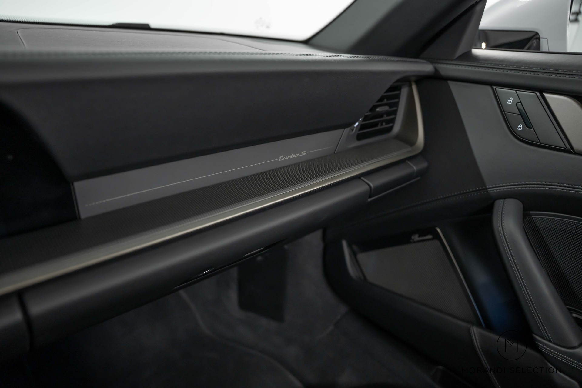 PORSCHE 911 Cabriolet 3.6 Turbo S PDK-image-25