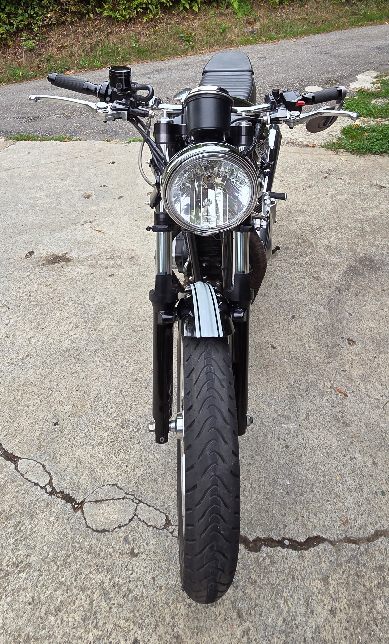 TRIUMPH Thruxton 900-image-3