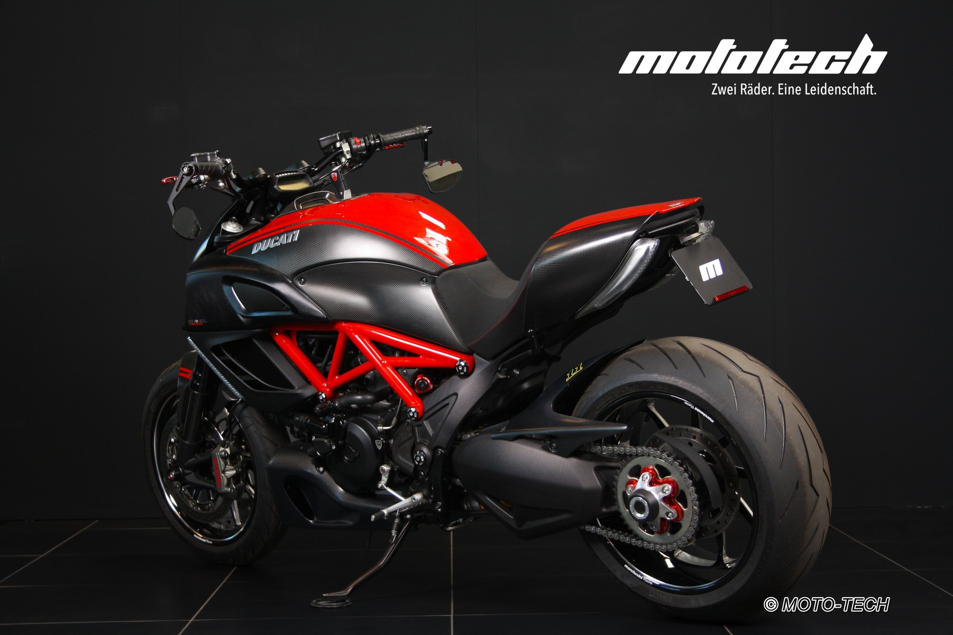 DUCATI Diavel Carbon-image-3
