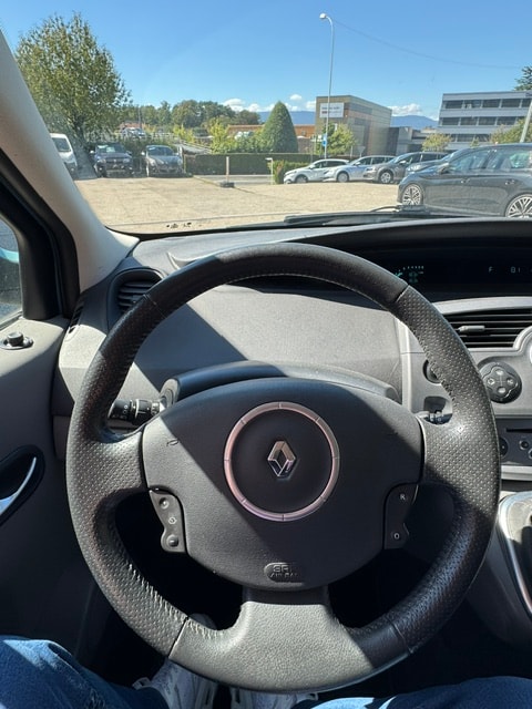 RENAULT Scénic 2.0 16V Dynamique-image-11