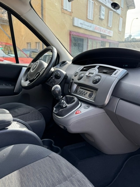 RENAULT Scénic 2.0 16V Dynamique-image-10