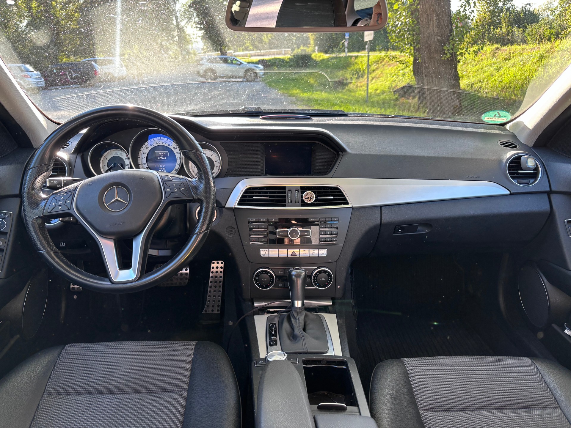 MERCEDES-BENZ C 180-image-3