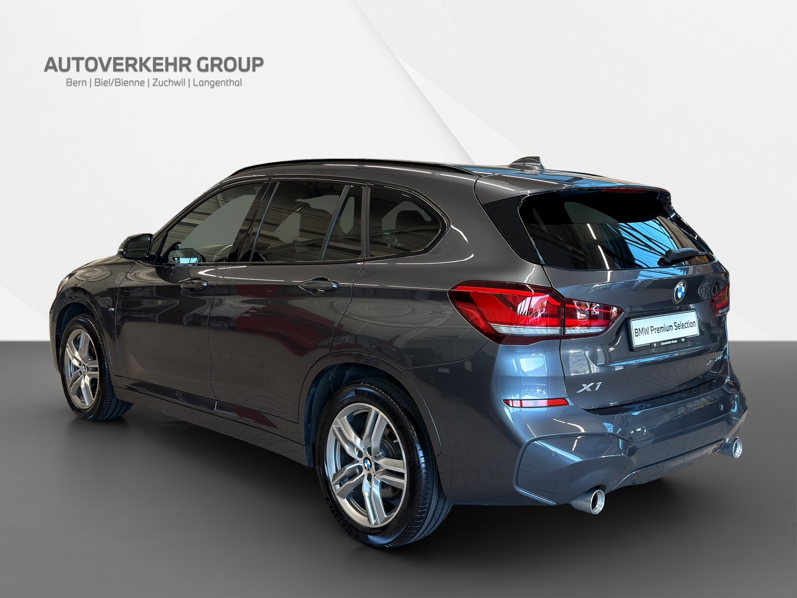 BMW X1 xDrive 25i M Sport-showroom-element-3