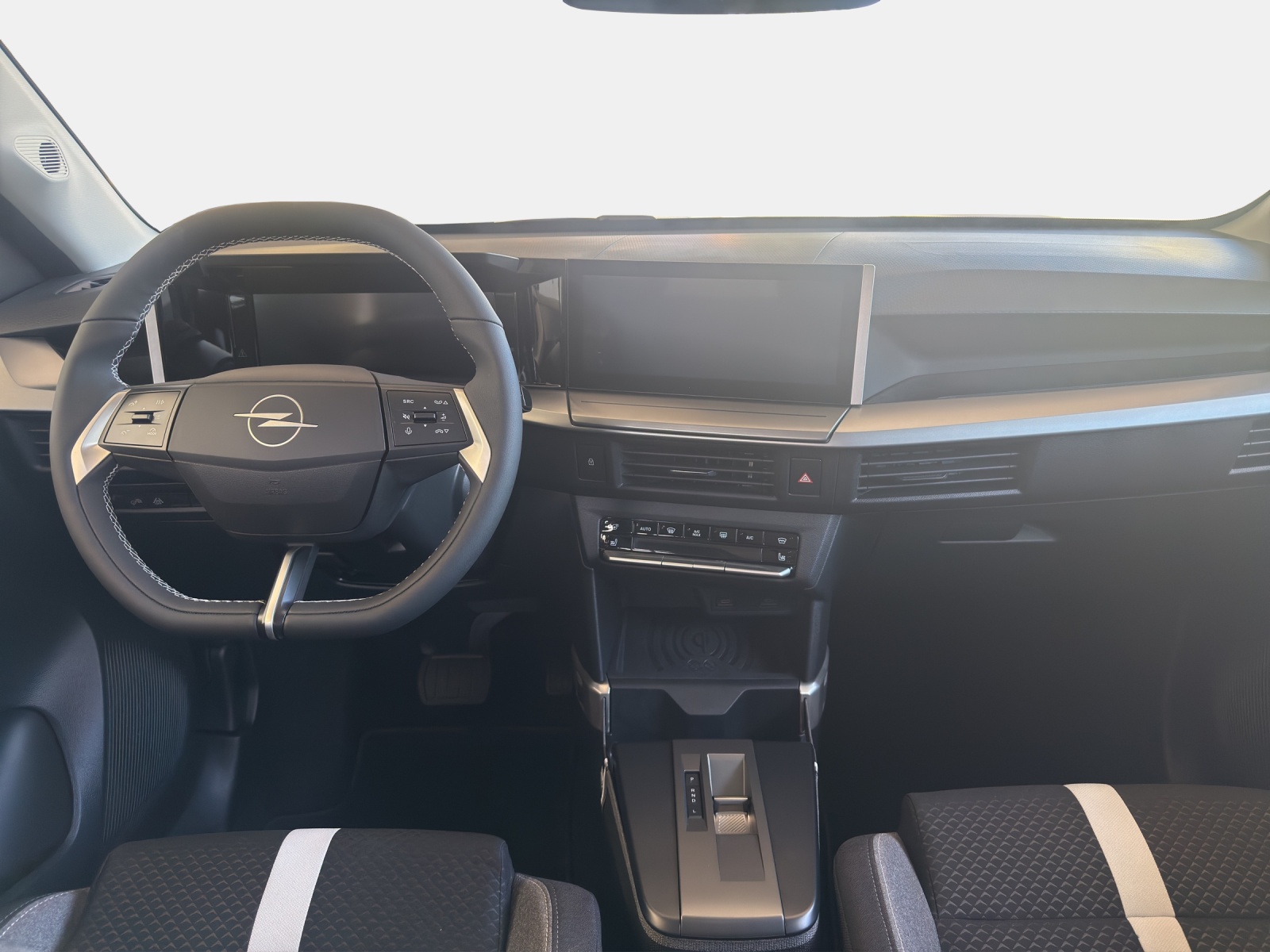 OPEL Frontera 1.2T/145 GS-image-13
